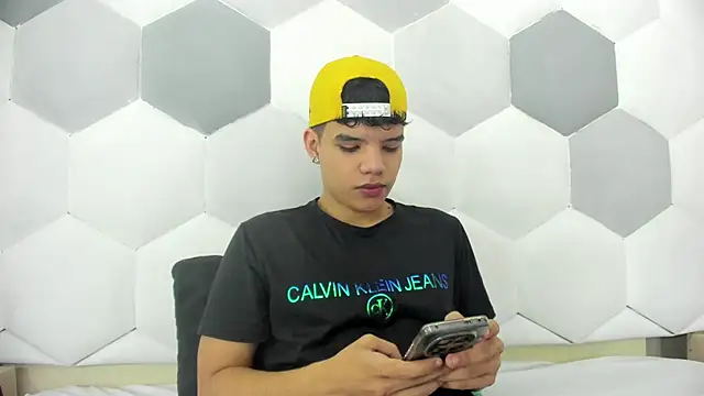 Snapshot of Axel_Forte chatting on November 19, 12:27 pm Axel Forte online show from November 19, 12:27 pm