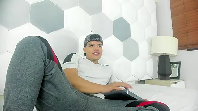 Axel Forte online show from April 30, 2:01 pm