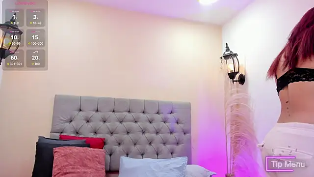 Maite Smith  online show from February 25, 1:21 pm