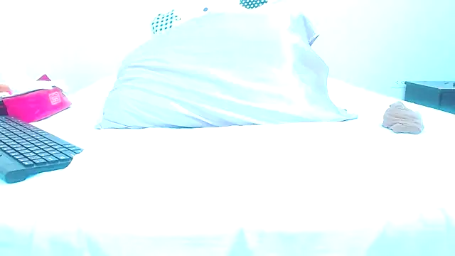 Snapshot of TattyHarrisquirtt chatting on November 14, 3:00 pm TattyHarrisquirtt online show from November 14, 3:00 pm