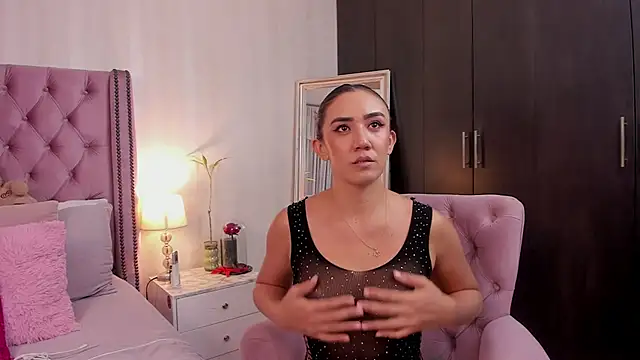 natashaleightt online show from February 14, 1:57 am