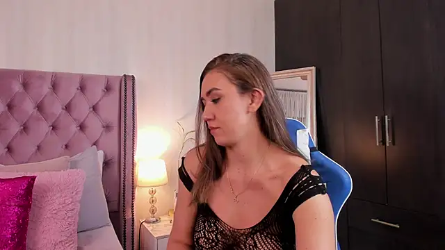 natashaleightt online show from July 31, 1:38 am
