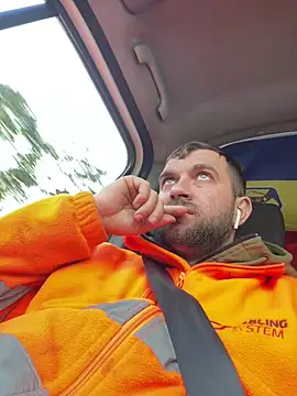 Snapshot of daniel21p chatting on February 25, 4:21 pm daniel21p online show from February 25, 4:21 pm