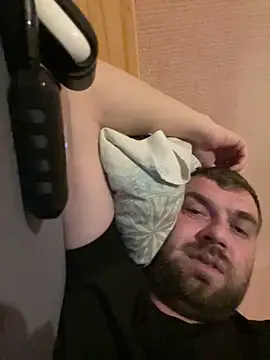 Snapshot of daniel21p chatting on February 26, 10:09 pm daniel21p online show from February 26, 10:09 pm