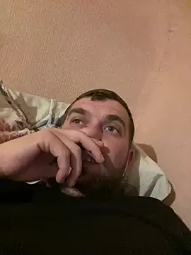 Snapshot of daniel21p chatting on February 28, 7:14 pm daniel21p online show from February 28, 7:14 pm