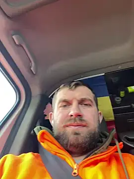 Snapshot of daniel21p chatting on March 1, 9:07 am daniel21p online show from March 1, 9:07 am