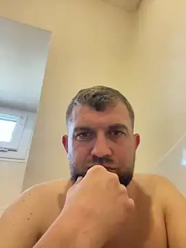 Snapshot of daniel21p chatting on March 9, 1:48 pm daniel21p online show from March 9, 1:48 pm