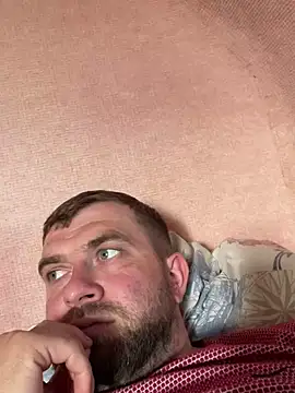 Snapshot of daniel21p chatting on March 13, 4:34 pm daniel21p online show from March 13, 4:34 pm