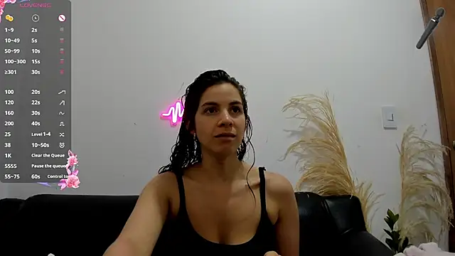 jessyegoldenn online show from June 6, 4:55 pm