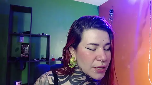 Snapshot of Pandora_9666 chatting on May 12, 6:49 pm Pandora 9666 online show from May 12, 6:49 pm
