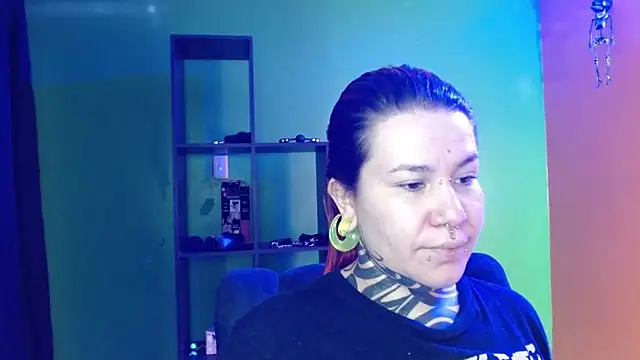 Snapshot of Pandora_9666 chatting on May 25, 5:41 pm Pandora 9666 online show from May 25, 5:41 pm