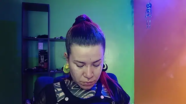 Snapshot of Pandora_9666 chatting on June 15, 2:52 pm Pandora 9666 online show from June 15, 2:52 pm