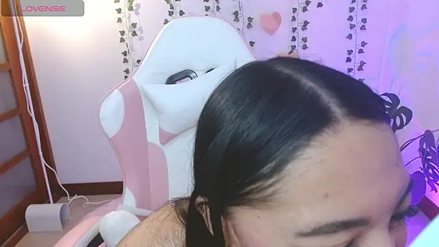 Snapshot of hellokitty__valery chatting on June 13, 3:37 am hellokitty valery online show from June 13, 3:37 am