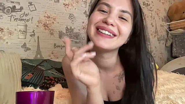 Just Scarlet  online show from March 18, 8:15 pm