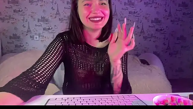 Just Scarlet  online show from September 22, 11:23 am