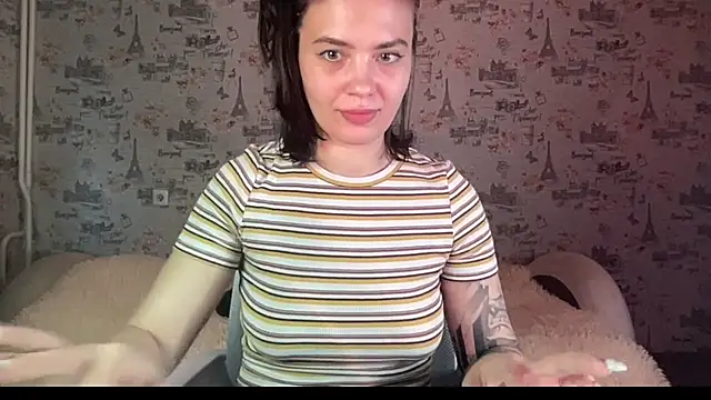 Just Scarlet  online show from September 23, 10:51 am