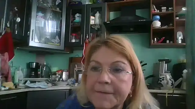 Snapshot of Heidi-Helga chatting on February 25, 5:41 am Heidi-Helga online show from February 25, 5:41 am