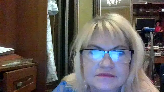 Snapshot of Heidi-Helga chatting on September 18, 3:08 am Heidi-Helga online show from September 18, 3:08 am