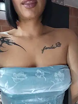Snapshot of Kylie_brazt chatting on May 30, 3:47 am Kylie brazt online show from May 30, 3:47 am