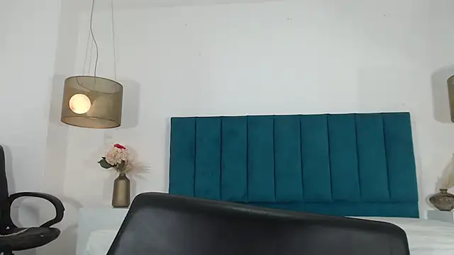 AnnHouston1 online show from February 27, 11:41 am