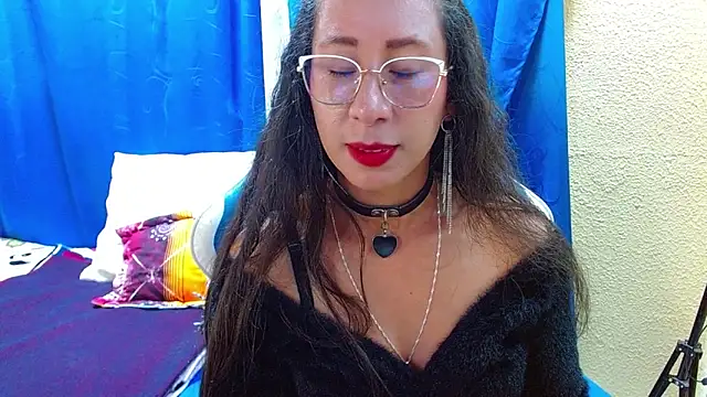 Gia leinn online show from June 6, 10:25 pm