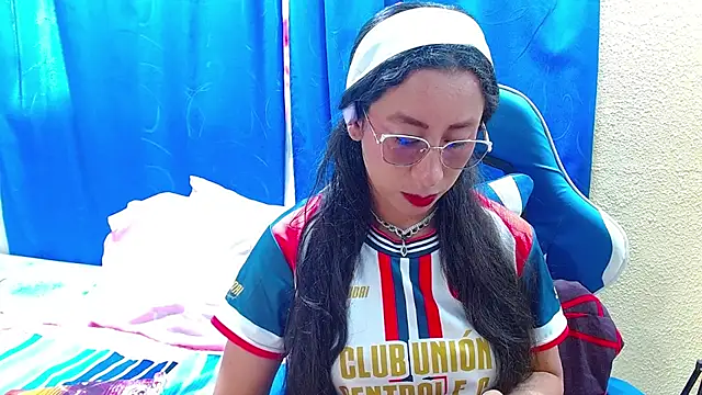 Snapshot of Gia_leinn chatting on July 11, 5:04 pm Gia leinn online show from July 11, 5:04 pm