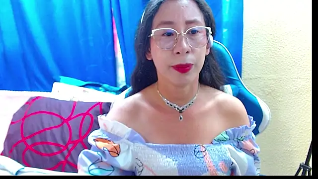 Snapshot of Gia_leinn chatting on July 21, 8:00 pm Gia leinn online show from July 21, 8:00 pm