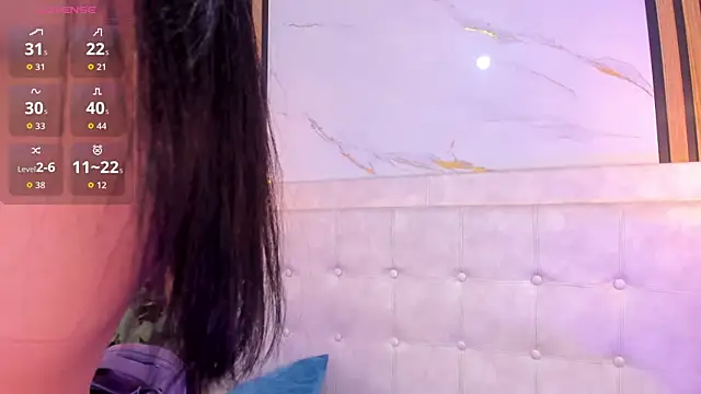 Snapshot of Madyson18 chatting on June 9, 11:44 am Madyson18 online show from June 9, 11:44 am