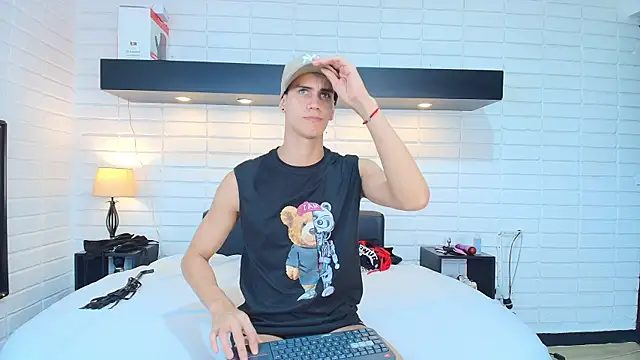 Maximiliano  Fire online show from March 11, 7:14 pm