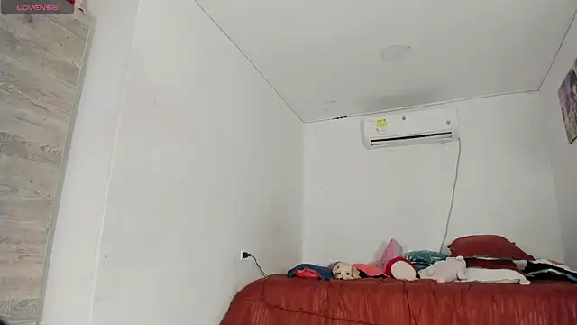 Snapshot of flor_herrera01 chatting on October 2, 6:31 am flor herrera01 online show from October 2, 6:31 am