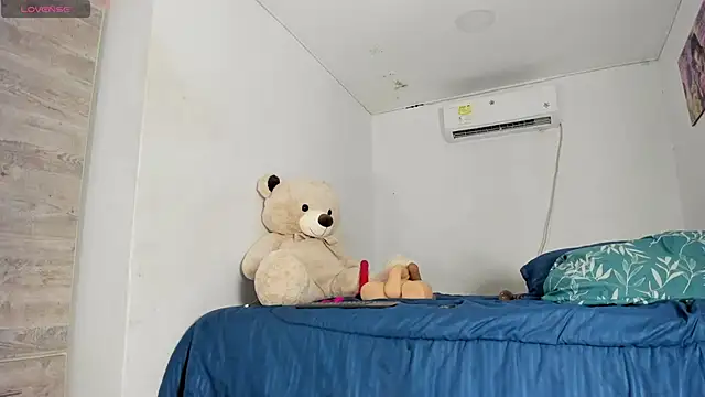 Snapshot of flor_herrera01 chatting on November 13, 7:46 pm flor herrera01 online show from November 13, 7:46 pm