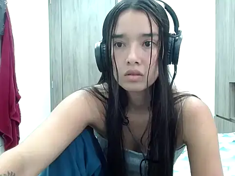Snapshot of _luna_777 chatting on April 9, 1:16 pm luna 777 online show from April 9, 1:16 pm