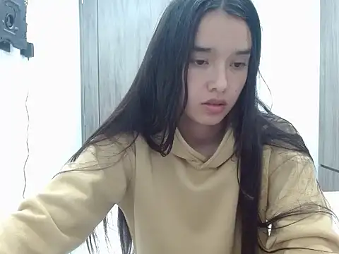 Snapshot of _luna_777 chatting on April 17, 10:29 am luna 777 online show from April 17, 10:29 am