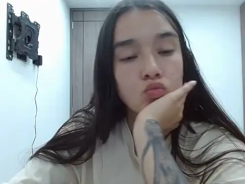 Snapshot of _luna_777 chatting on April 28, 2:27 am luna 777 online show from April 28, 2:27 am