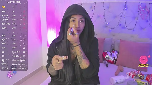 Snapshot of goth_tasha chatting on October 22, 7:35 pm goth tasha online show from October 22, 7:35 pm