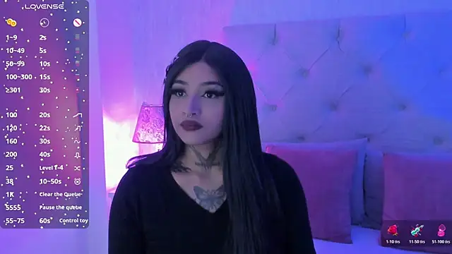 Snapshot of goth_tasha chatting on May 19, 12:33 pm goth tasha online show from May 19, 12:33 pm