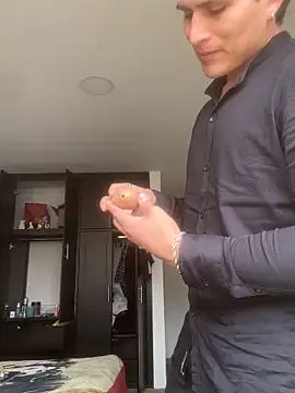 MaxxxSteil online show from November 1, 4:20 pm