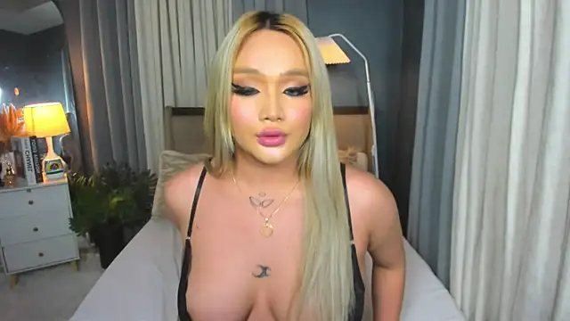 KylieSonique online show from March 15, 8:58 am