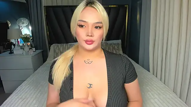 KylieSonique online show from October 10, 4:33 am