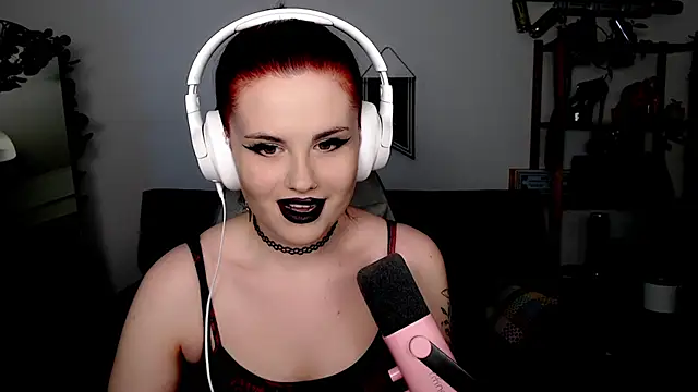 Della Ideal online show from November 8, 6:07 pm