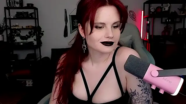 Snapshot of Della_Ideal chatting on May 31, 6:09 pm Della Ideal online show from May 31, 6:09 pm