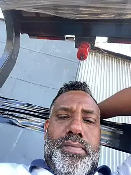 Snapshot of steffan0606 chatting on February 25, 5:52 am steffan0606 online show from February 25, 5:52 am