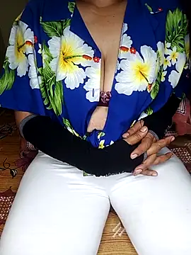 Snapshot of geetha_telugu_kan277 chatting on September 15, 4:12 am geetha telugu kan277 online show from September 15, 4:12 am