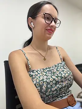 Snapshot of Soy_Sara7 chatting on May 7, 5:07 pm Soy Sara7 online show from May 7, 5:07 pm