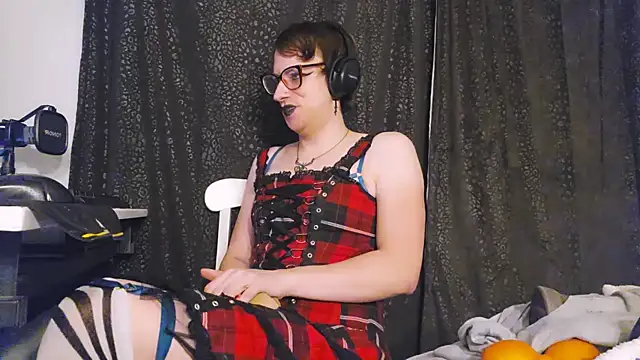 Snapshot of ArcadiaFrostLive chatting on February 25, 2:14 am ArcadiaFrostLive online show from February 25, 2:14 am