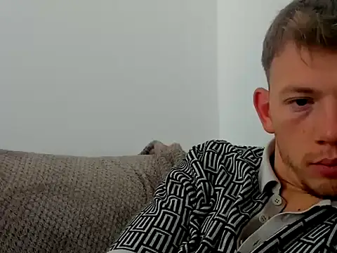 hotblondeguy69 online show from October 22, 8:58 am