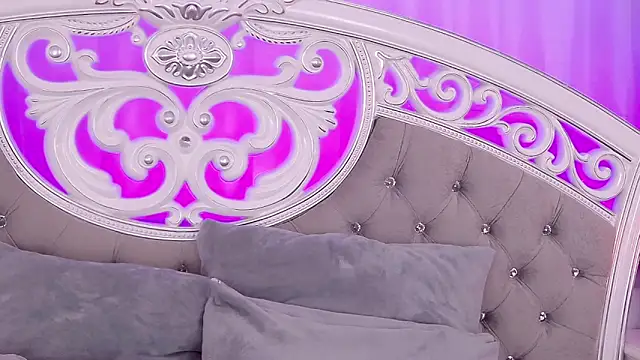 Snapshot of IvyAngel chatting on February 25, 7:58 pm IvyAngel online show from February 25, 7:58 pm