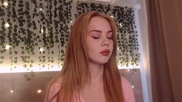 Snapshot of IvyAngel chatting on July 28, 1:32 pm IvyAngel online show from July 28, 1:32 pm