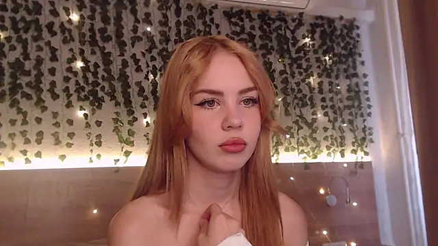 Snapshot of IvyAngel chatting on August 1, 1:21 pm IvyAngel online show from August 1, 1:21 pm