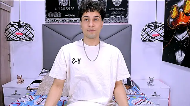 Snapshot of buddy_whitte chatting on May 11, 6:38 pm buddy whitte online show from May 11, 6:38 pm